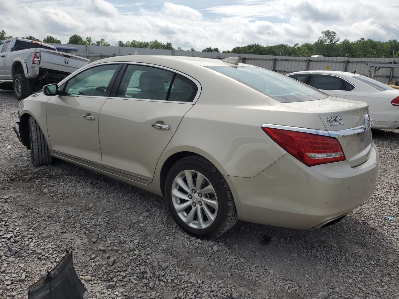 2015 Buick Lacrosse vin: 1G4GB5G38FF292472