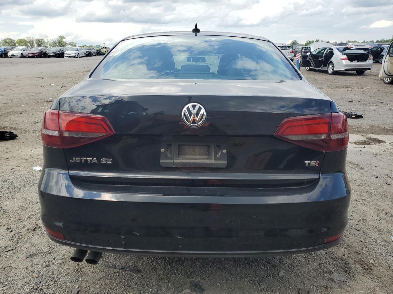 3VWDB7AJ1JM241878 2018 Volkswagen Jetta Se