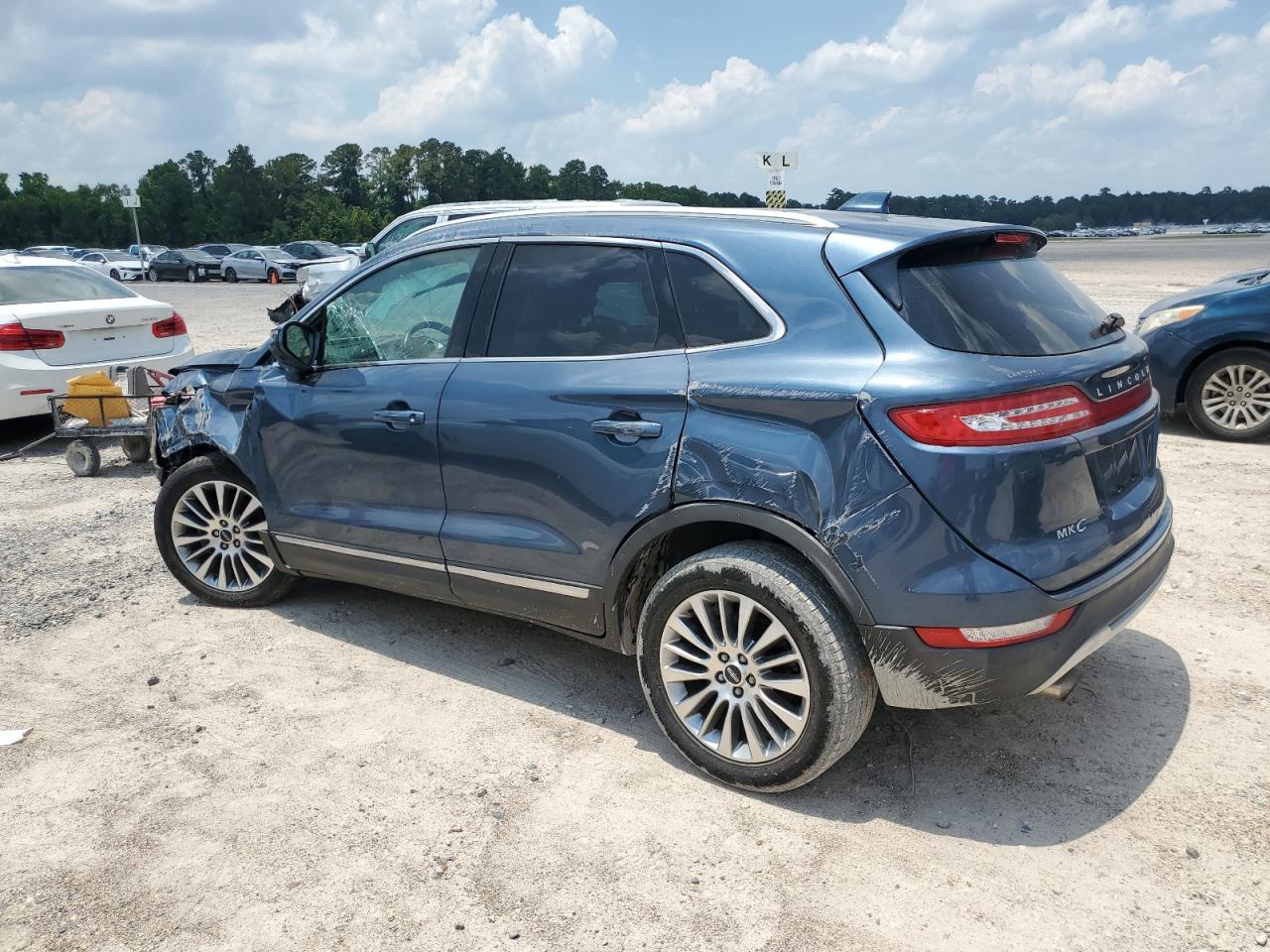 2018 Lincoln Mkc Reserve vin: 5LMCJ3C96JUL15345