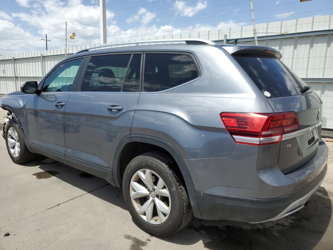 2019 Volkswagen Atlas Se vin: 1V2UR2CA0KC566344