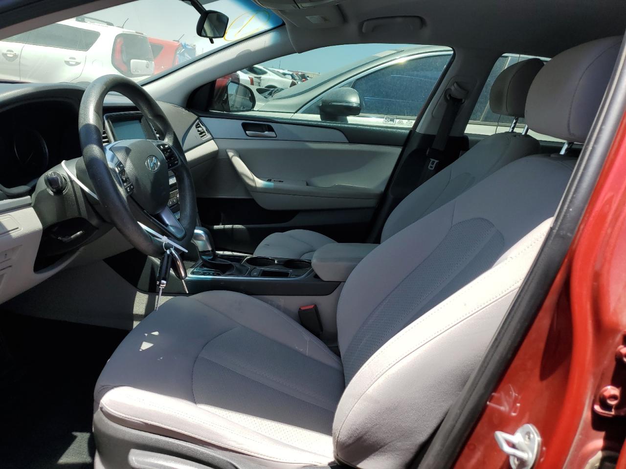 5NPE24AF2KH786299 2019 Hyundai Sonata Se