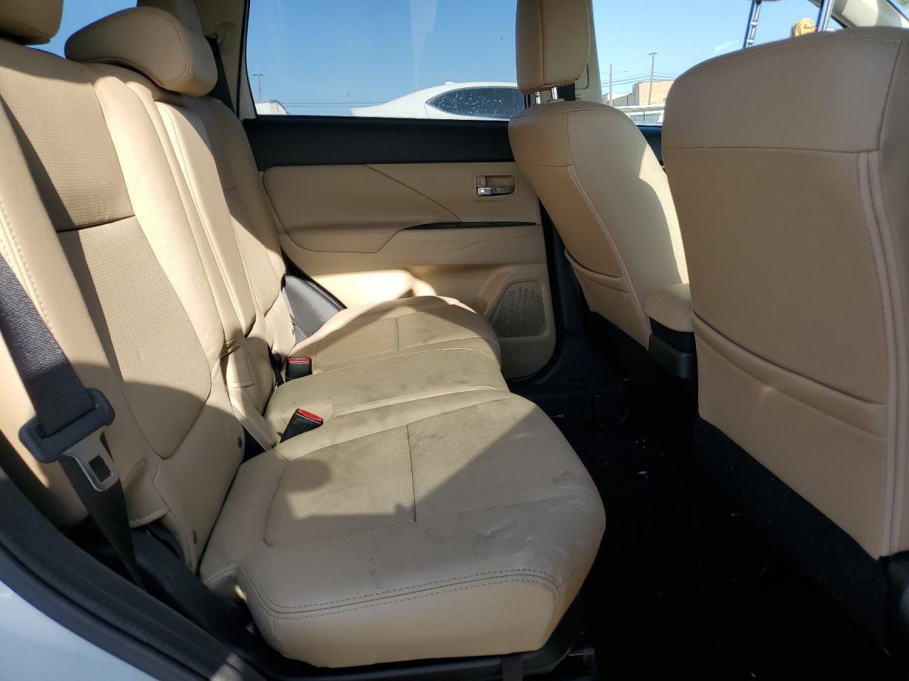 JA4AD3A32GZ009186 2016 Mitsubishi Outlander Se