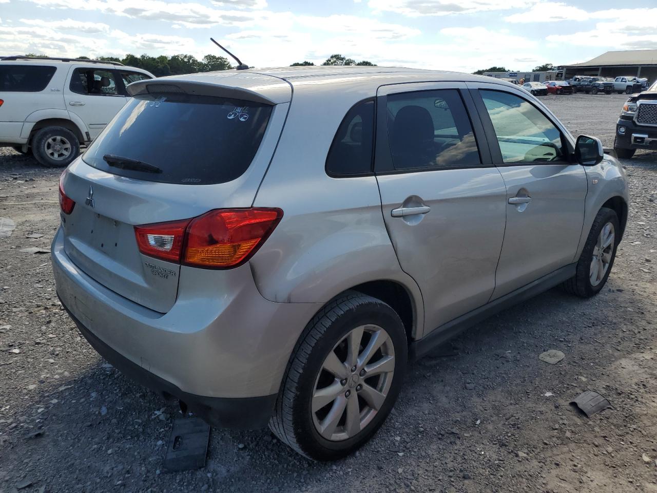 2015 Mitsubishi Outlander Sport Es vin: 4A4AR3AU7FE014043