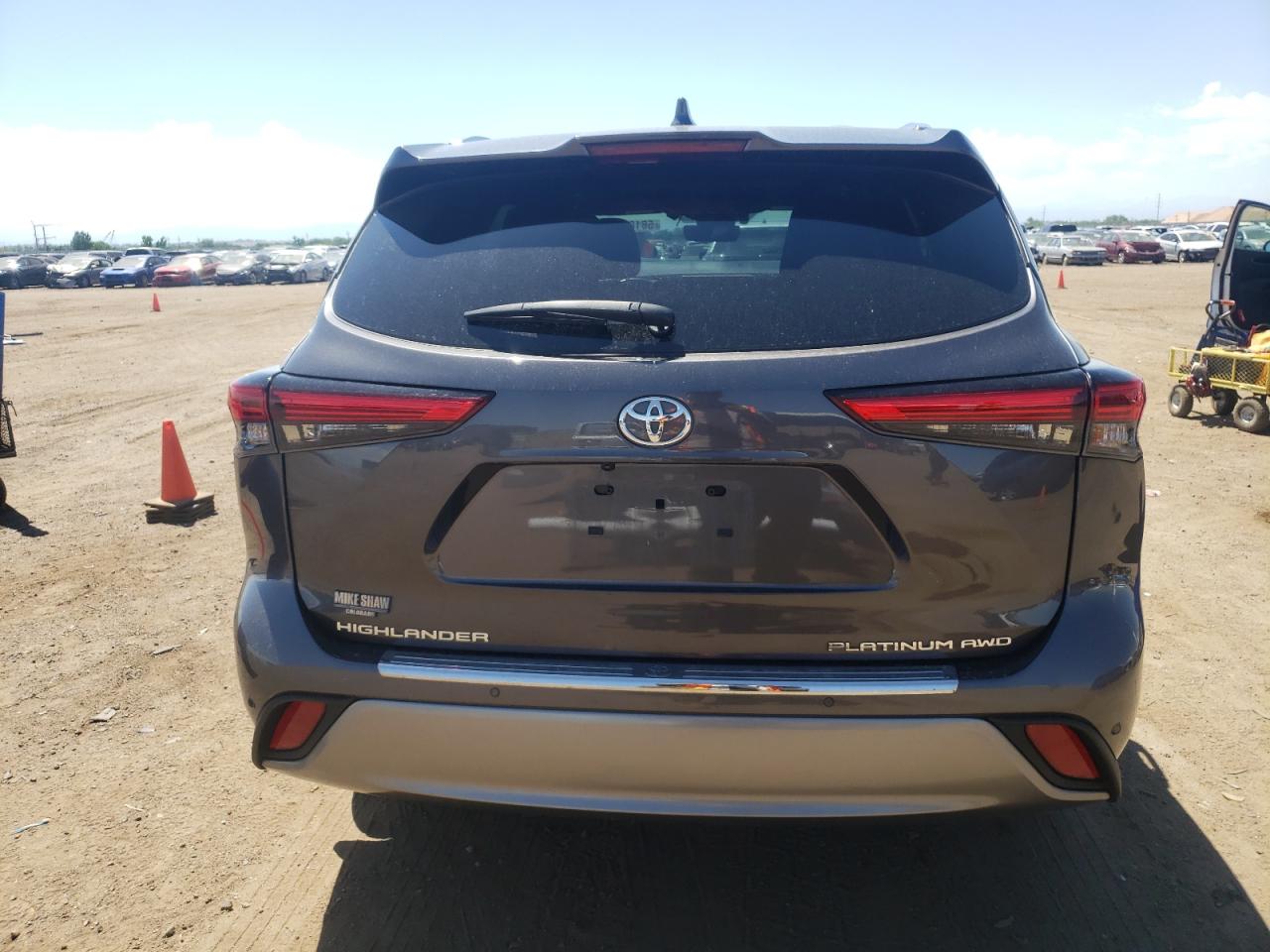 5TDFZRBH3NS213519 2022 Toyota Highlander Platinum