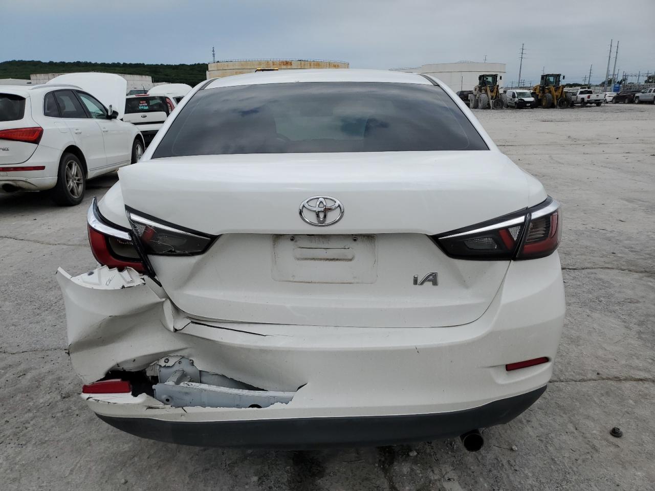 3MYDLBYV4JY314747 2018 Toyota Yaris Ia