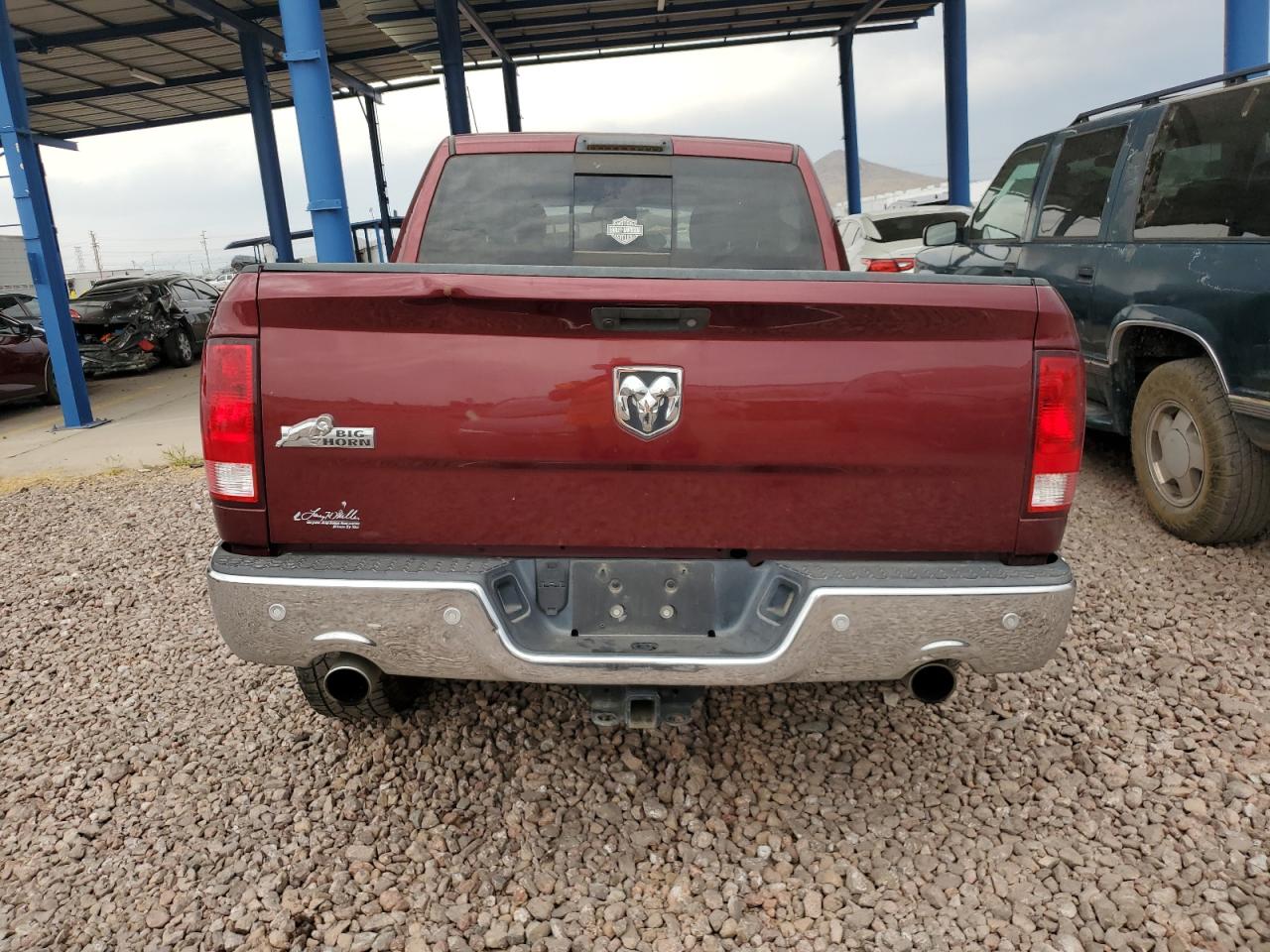 3C6RR6LT0HG573632 2017 Ram 1500 Slt