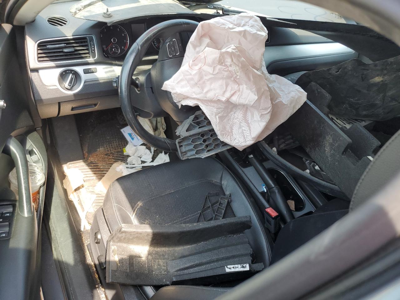 1VWBP7A35DC009283 2013 Volkswagen Passat Se