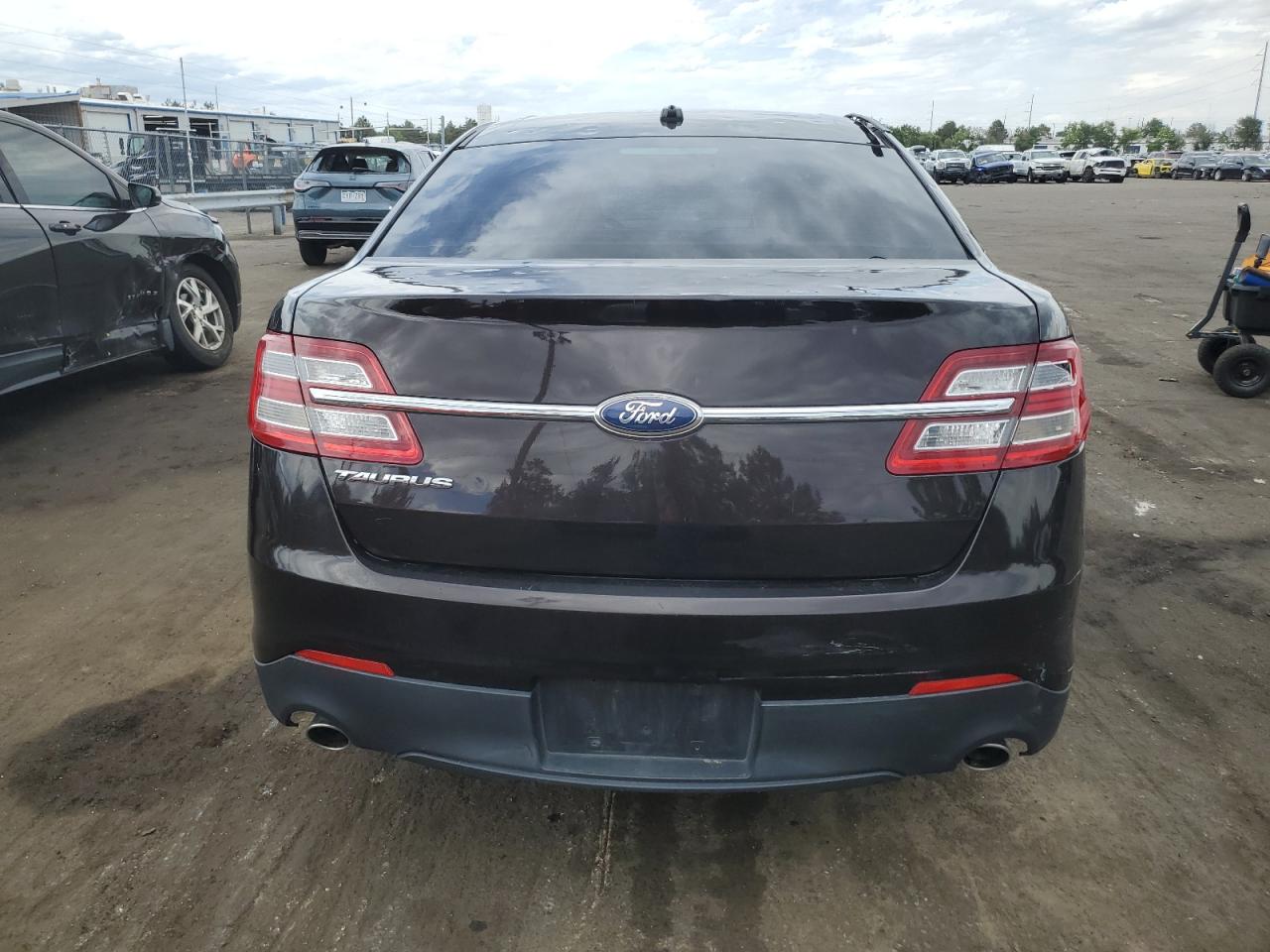 1FAHP2D82DG131816 2013 Ford Taurus Se