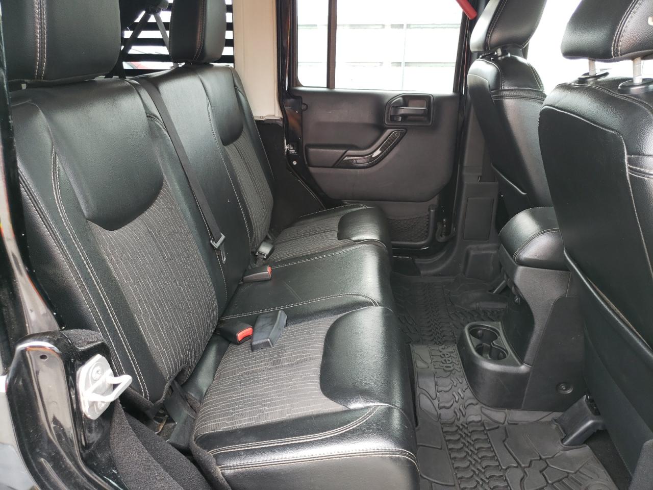 1C4HJWDGXEL241290 2014 Jeep Wrangler Unlimited Sport