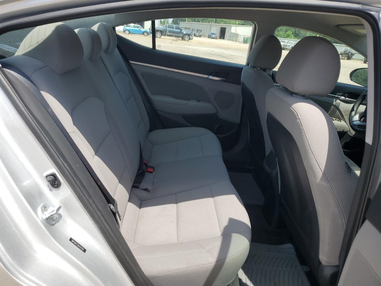 5NPD84LF2KH437263 2019 Hyundai Elantra Sel