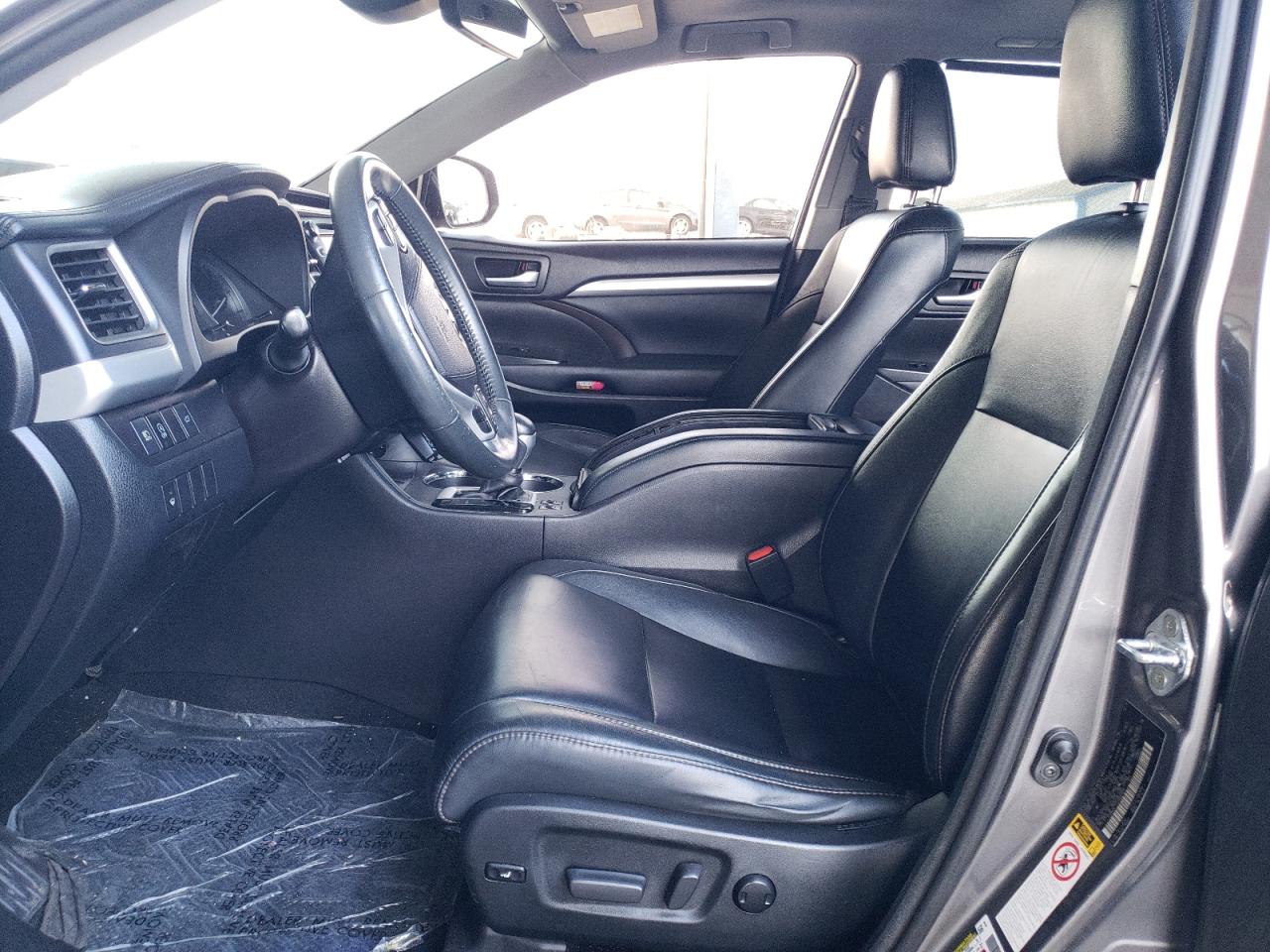 5TDKZRFH3JS527660 2018 Toyota Highlander Se