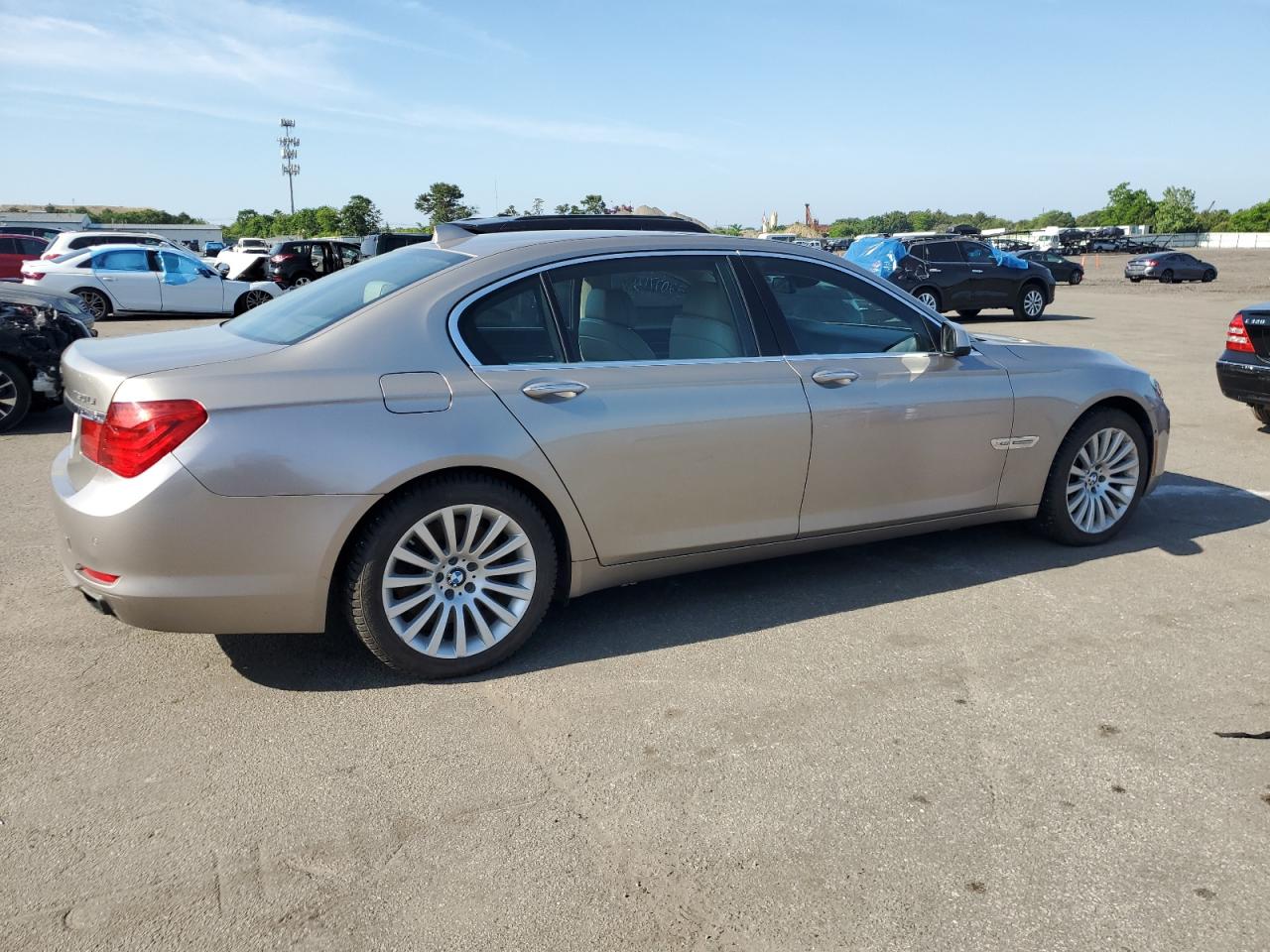 WBAKC8C56CC435630 2012 BMW 750 Lxi