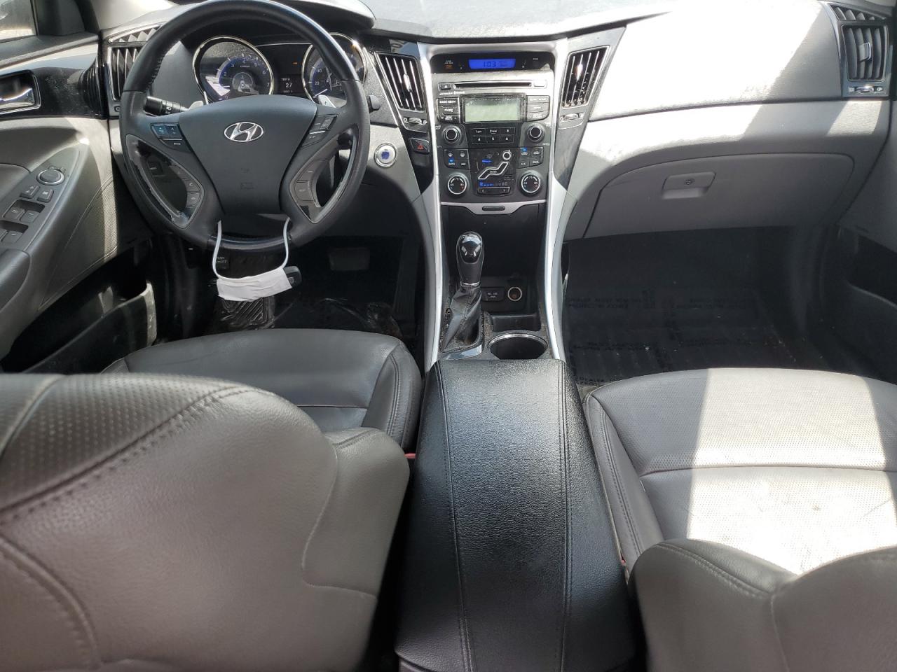 5NPEC4AB8DH571359 2013 Hyundai Sonata Se