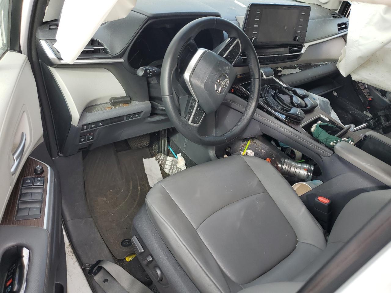 5TDJSKFC8MS021449 2021 Toyota Sienna Xle