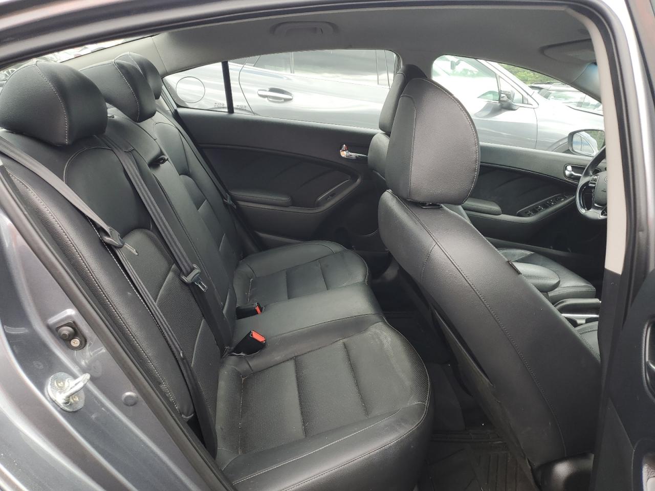 3KPFL4A81HE005000 2017 Kia Forte Ex