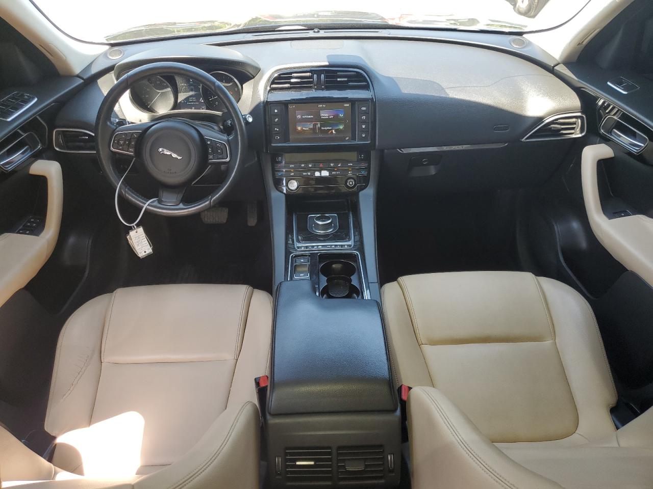 SADCJ2FX2JA257882 2018 Jaguar F-Pace Premium