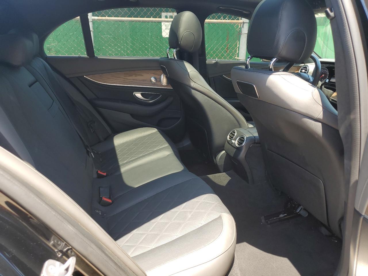 WDDZF6GB9JA354360 2018 Mercedes-Benz E 400 4Matic