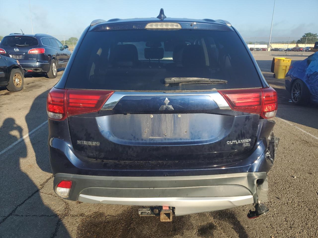 JA4AZ3A36HZ025426 2017 Mitsubishi Outlander Se