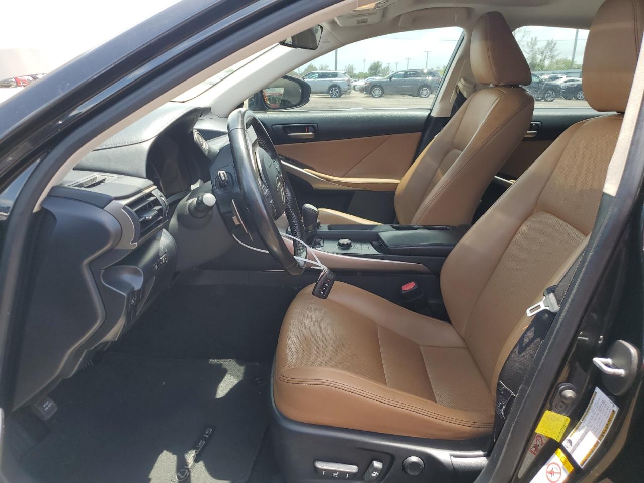 JTHBA1D21J5069032 2018 Lexus Is 300