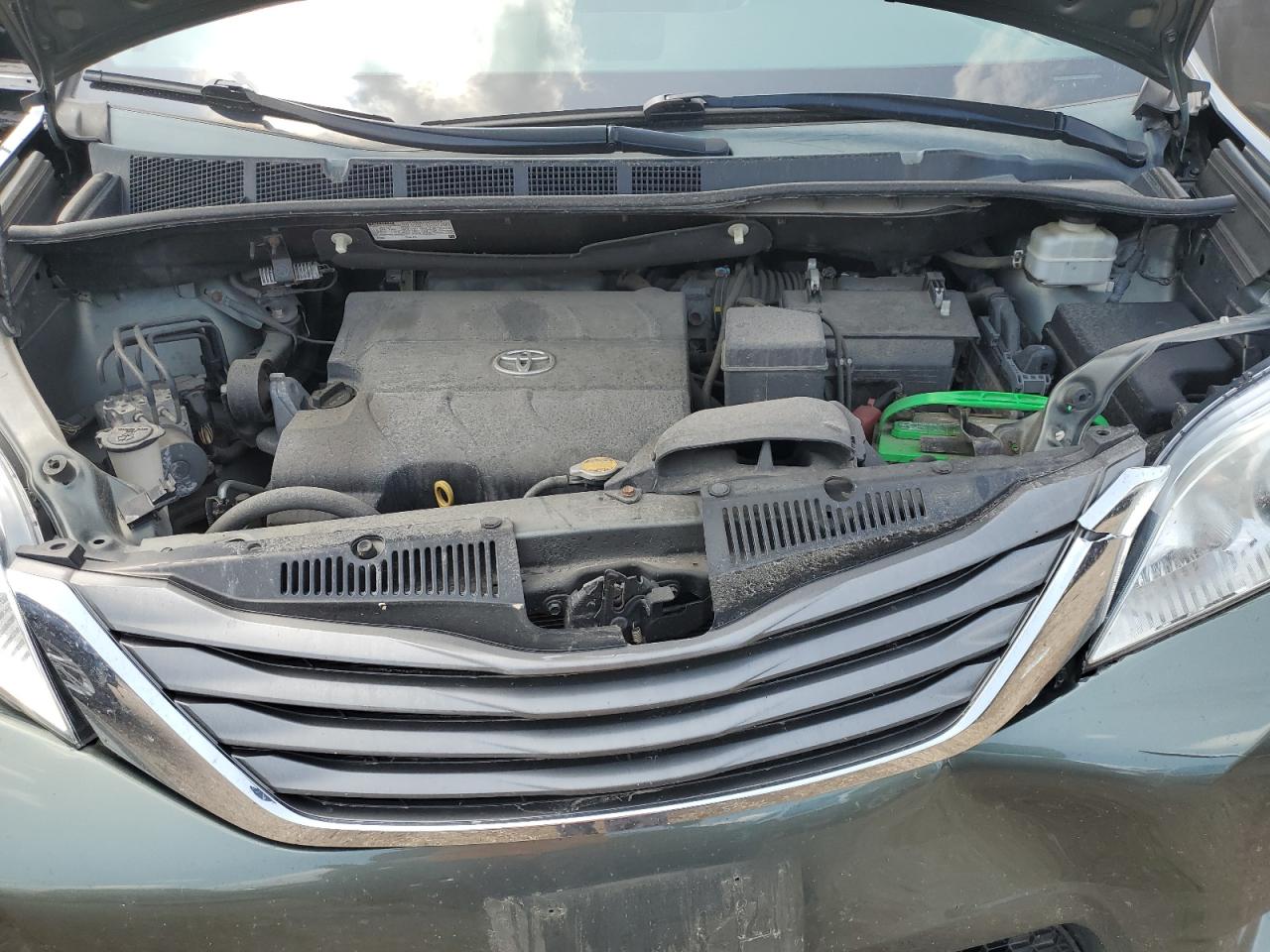 5TDYK3DC6ES459556 2014 Toyota Sienna Xle