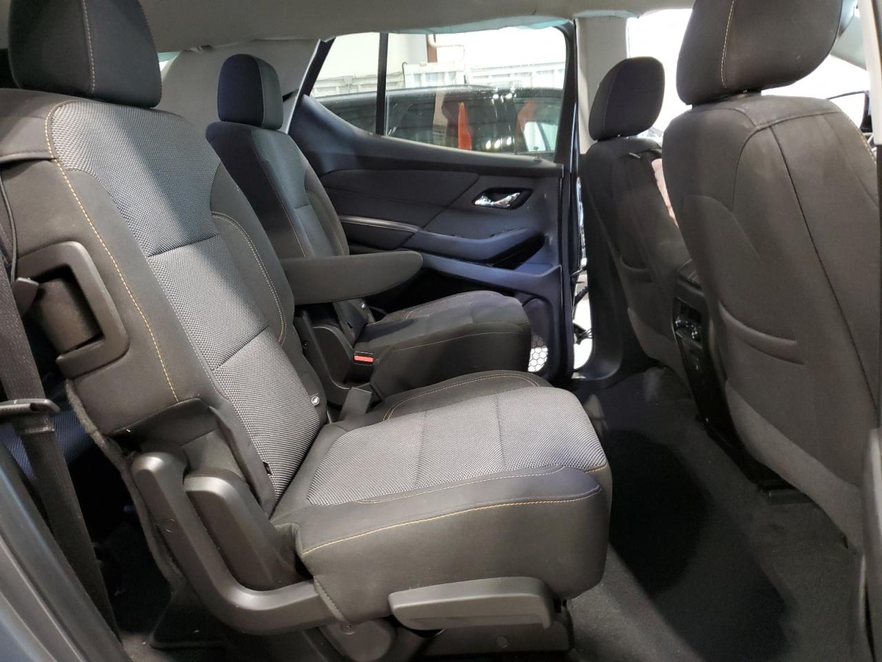 1GNEVGKW1KJ306937 2019 Chevrolet Traverse Lt