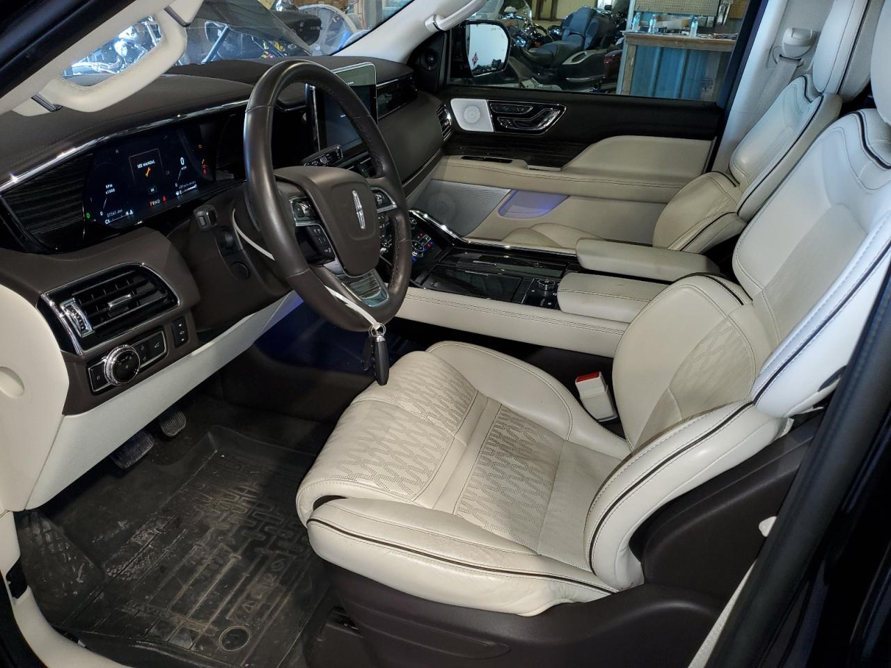 5LMJJ3TT8MEL07300 2021 Lincoln Navigator L Black Label