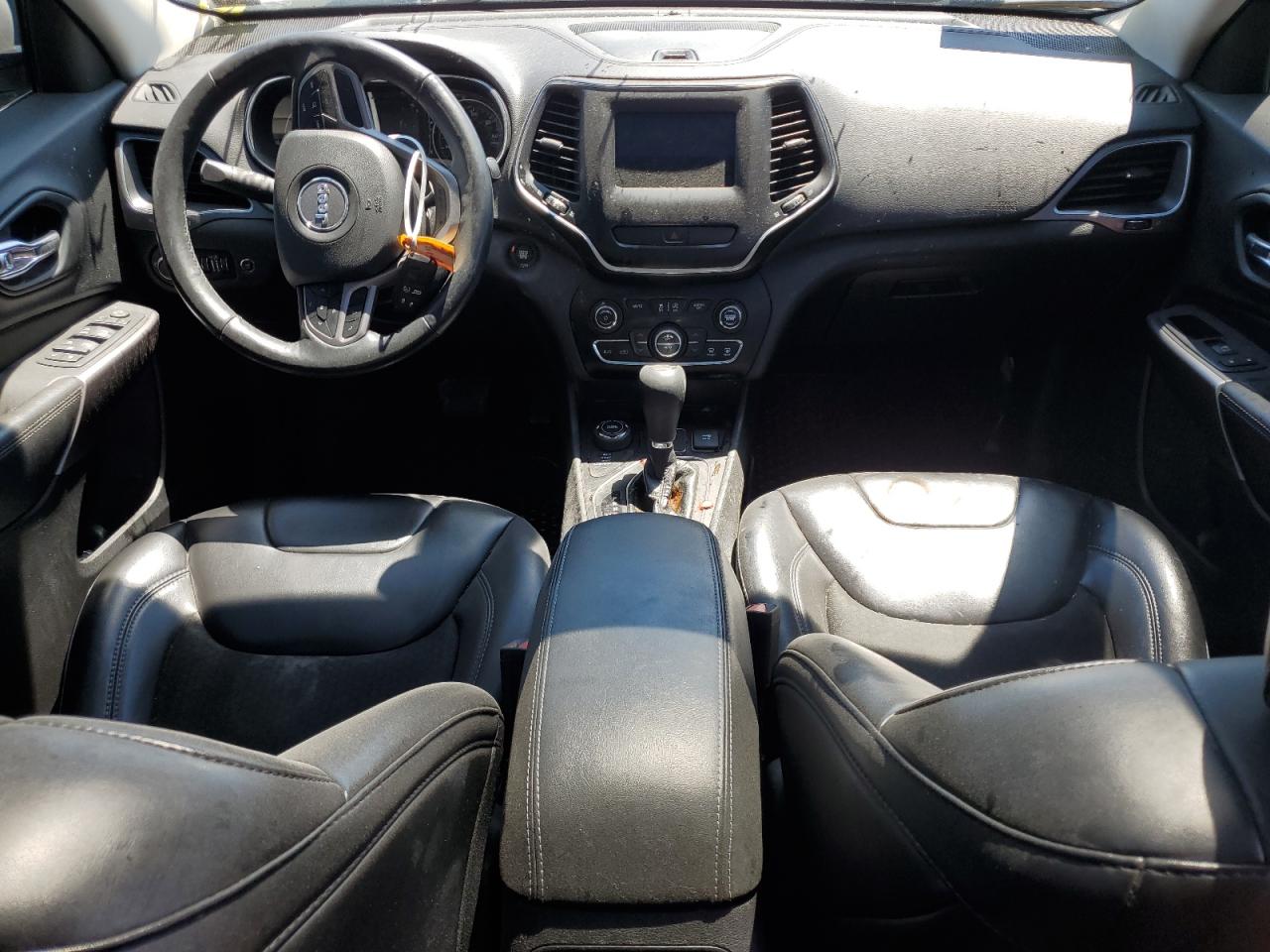 1C4PJMLB2KD106512 2019 Jeep Cherokee Latitude Plus