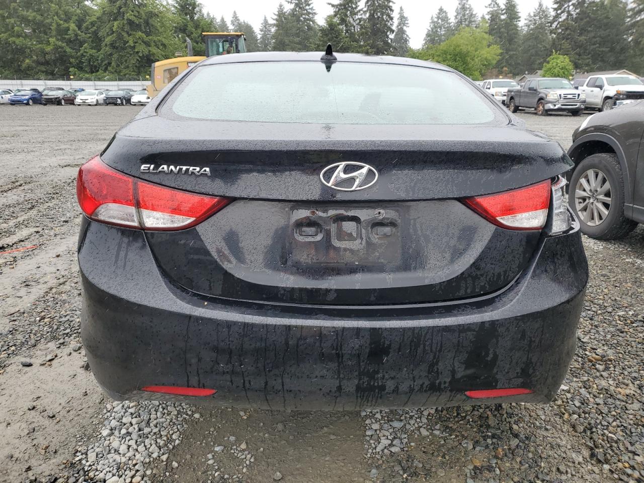 KMHDH4AE9DU907318 2013 Hyundai Elantra Gls