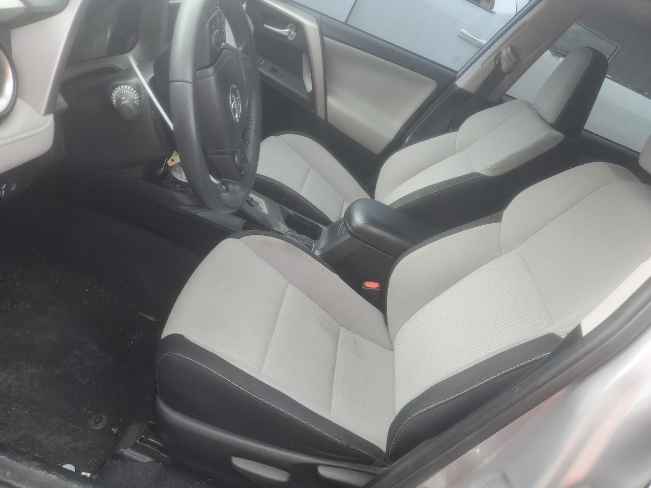 2T3WFREV5HW368974 2017 Toyota Rav4 Xle