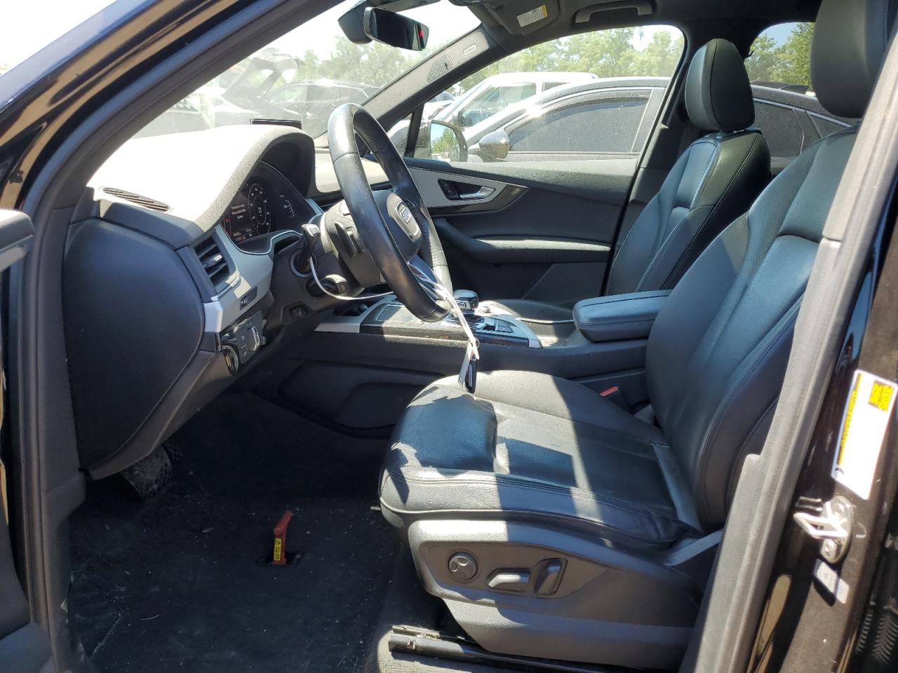 WA1LHAF7XJD017103 2018 Audi Q7 Premium Plus