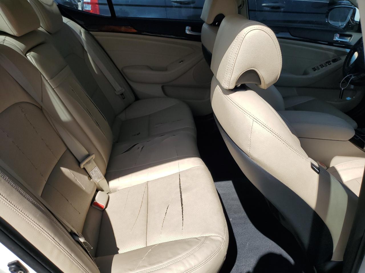 KNALN4D71G5215507 2016 Kia Cadenza Luxury