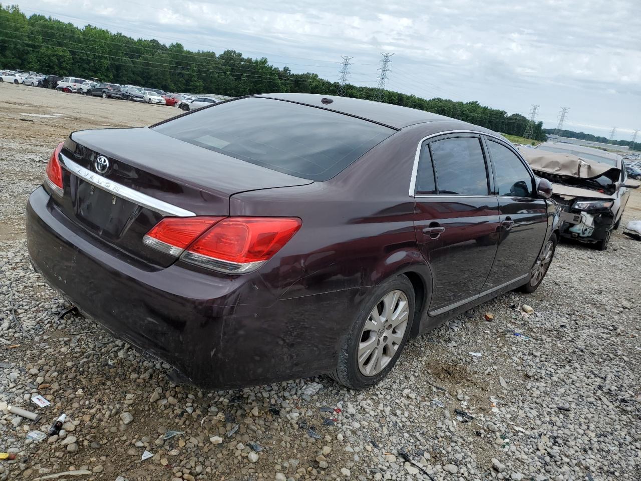 Lot #2821405318 2012 TOYOTA AVALON BAS