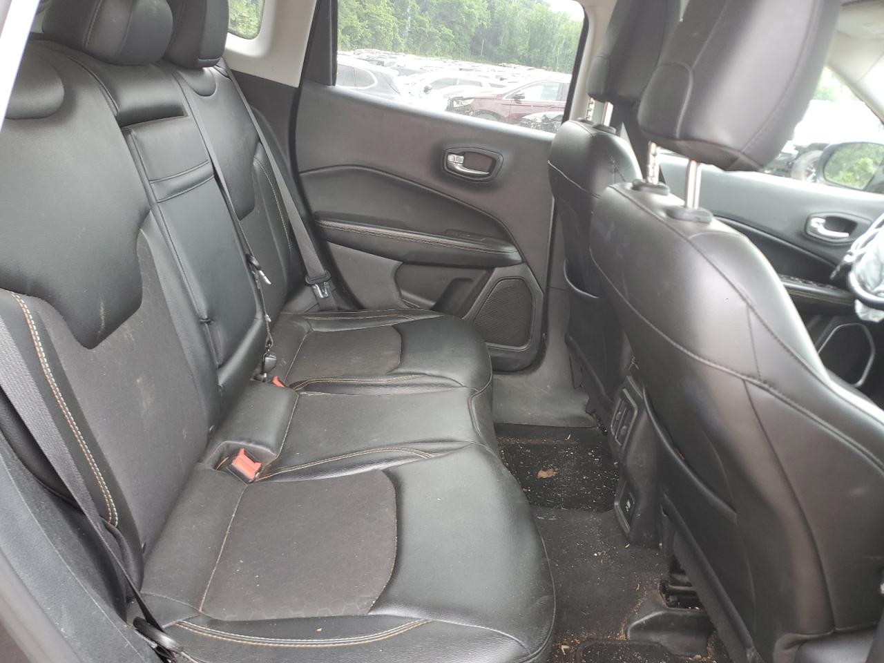 3C4NJDBBXJT282614 2018 Jeep Compass Latitude