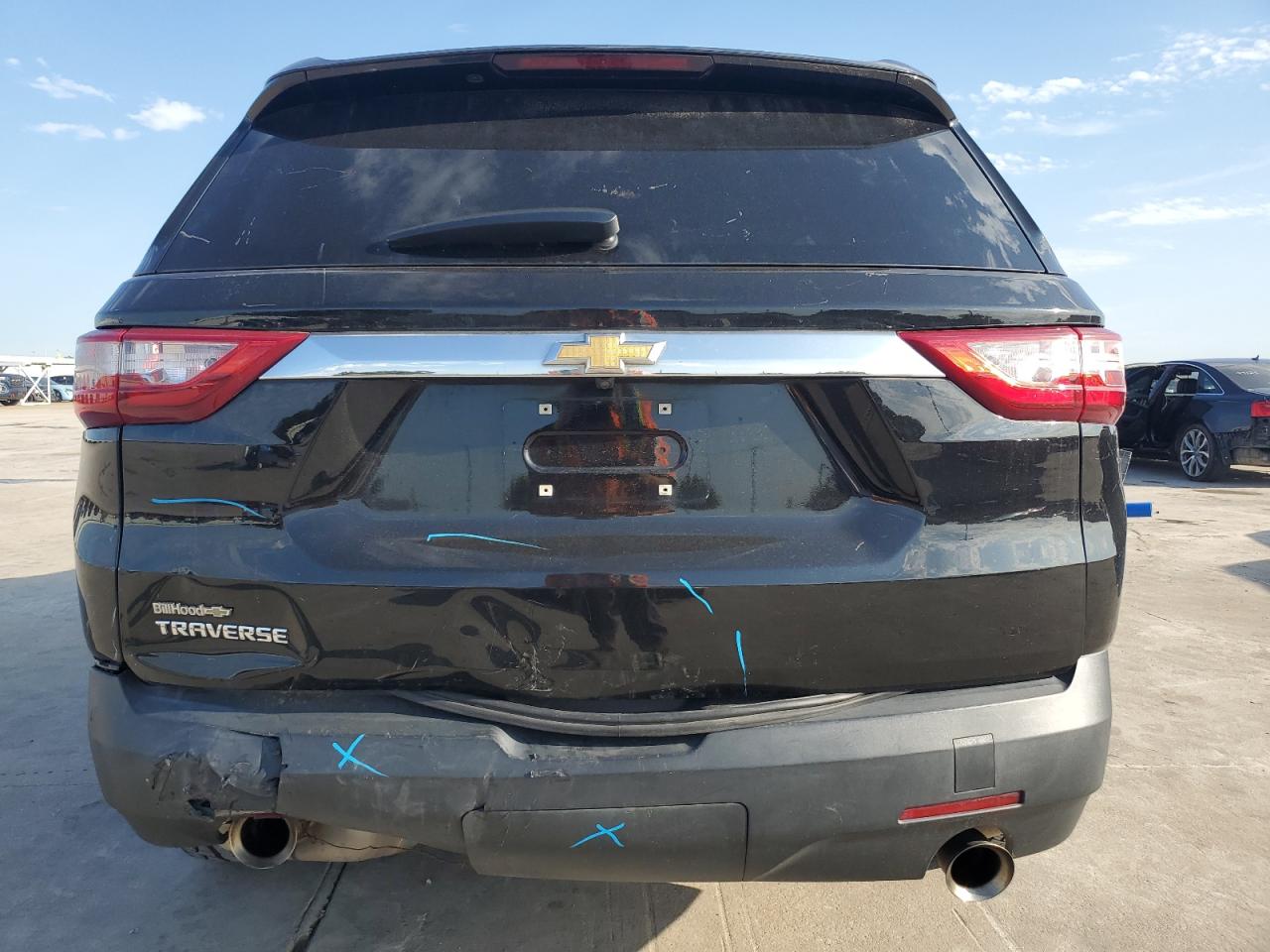 1GNERFKW5JJ210354 2018 Chevrolet Traverse Ls