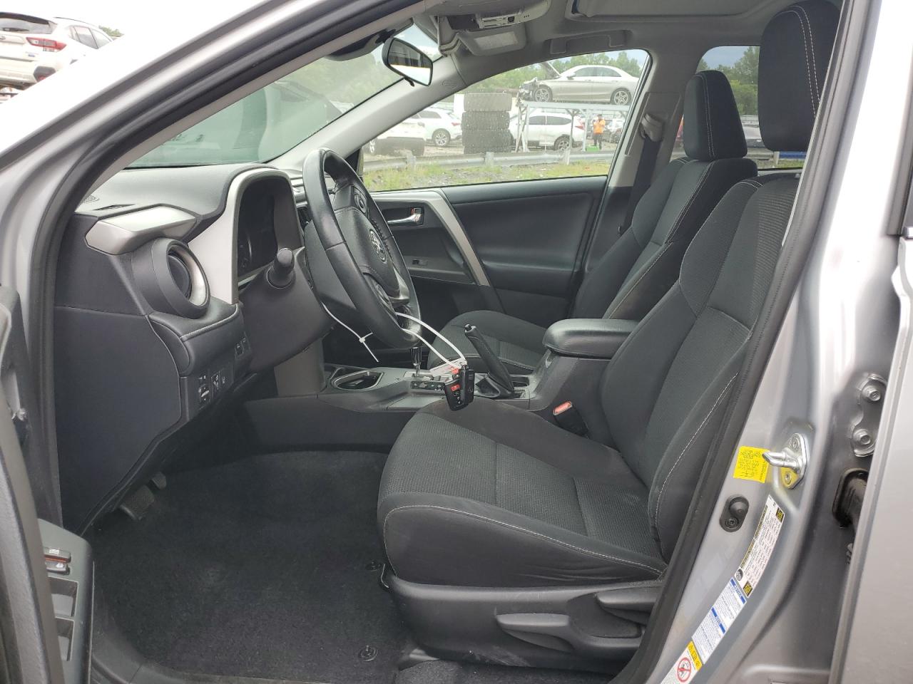 2T3RFREV4HW684802 2017 Toyota Rav4 Xle