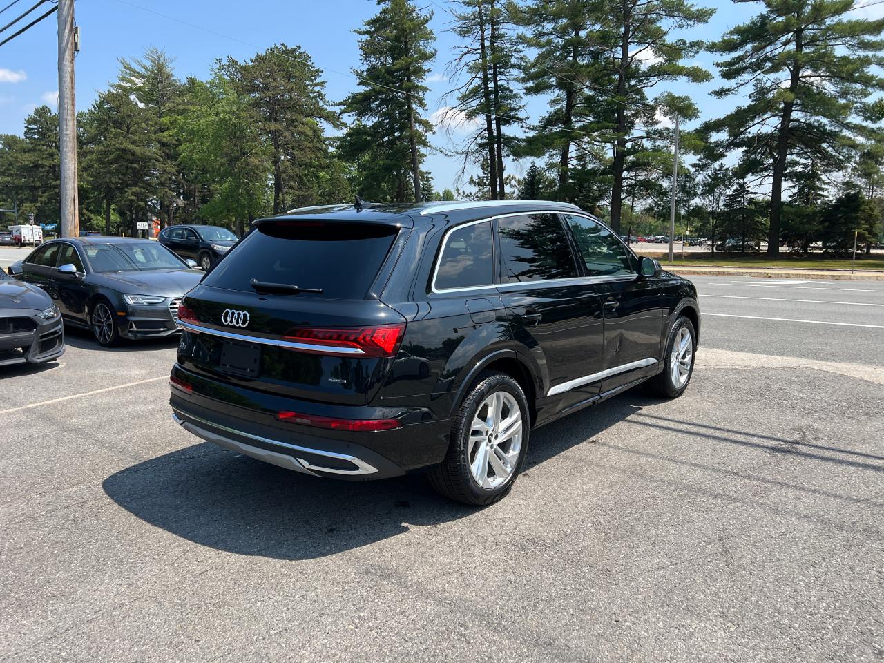 WA1LXBF77RD005723 2024 Audi Q7 Premium Plus