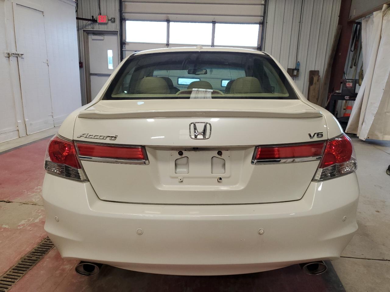 1HGCP3F84BA006115 2011 Honda Accord Exl