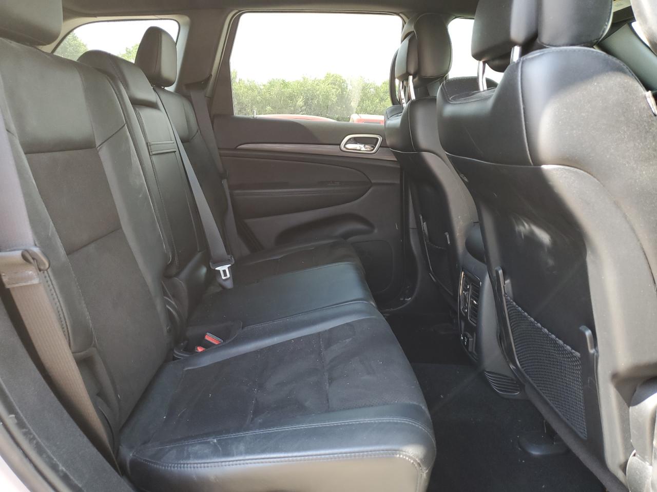 1C4RJFAG9LC419583 2020 Jeep Grand Cherokee Laredo