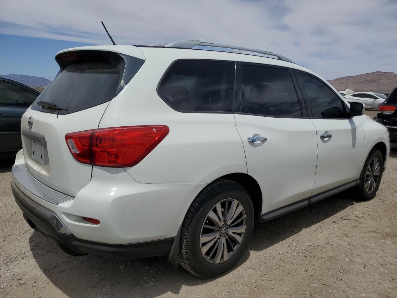 2017 Nissan Pathfinder S vin: 5N1DR2MN5HC687684