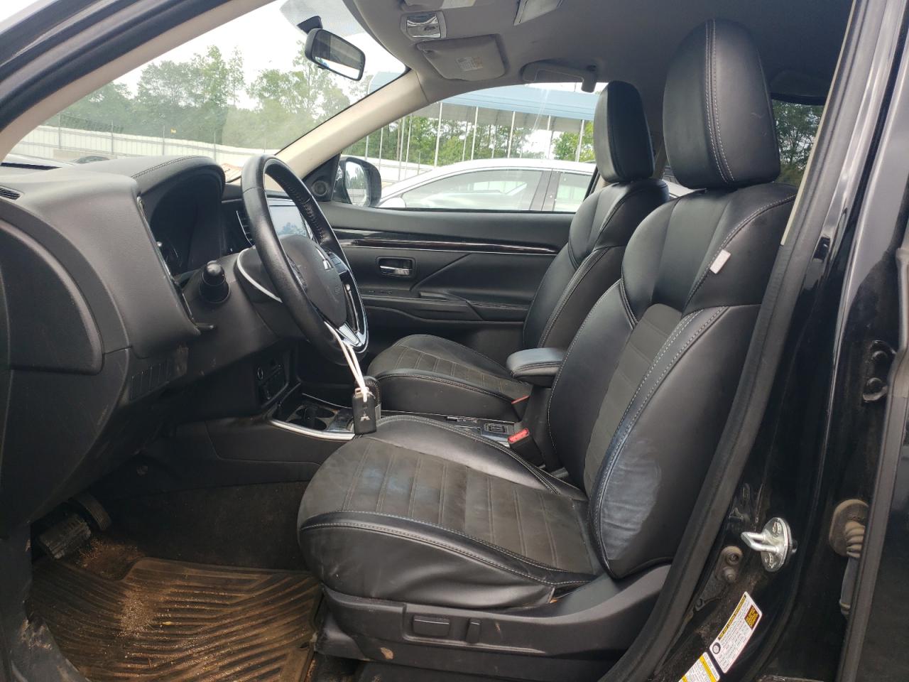 JA4AZ3A3XKJ002124 2019 Mitsubishi Outlander Se