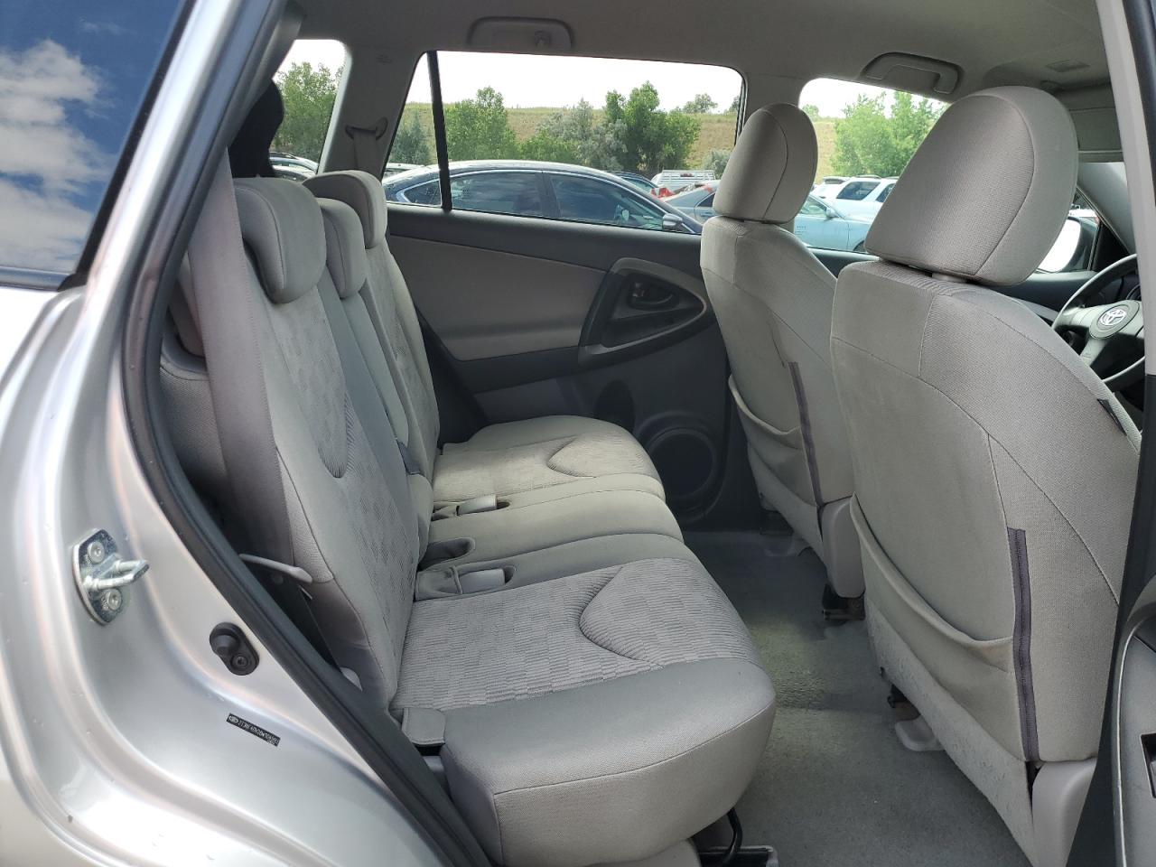 2T3BF4DV2BW104993 2011 Toyota Rav4