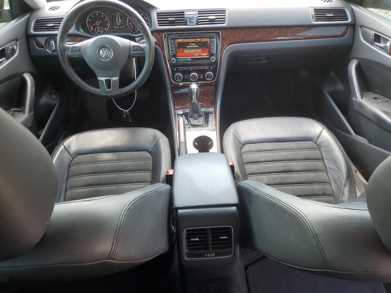 1VWCM7A36DC052317 2013 Volkswagen Passat Sel