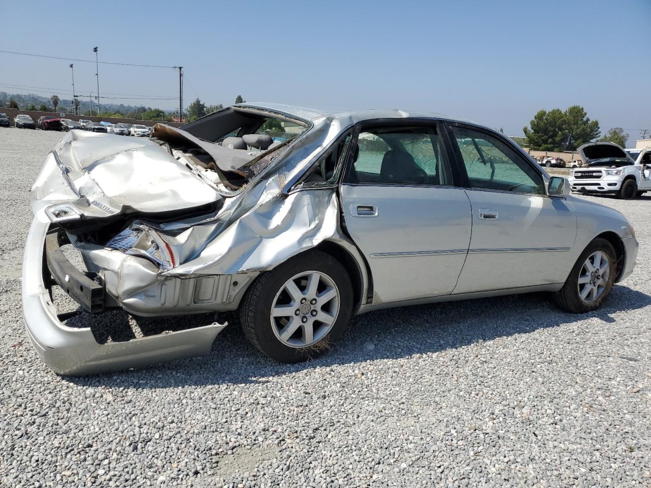 4T1BF28BX2U229687 2002 Toyota Avalon Xl