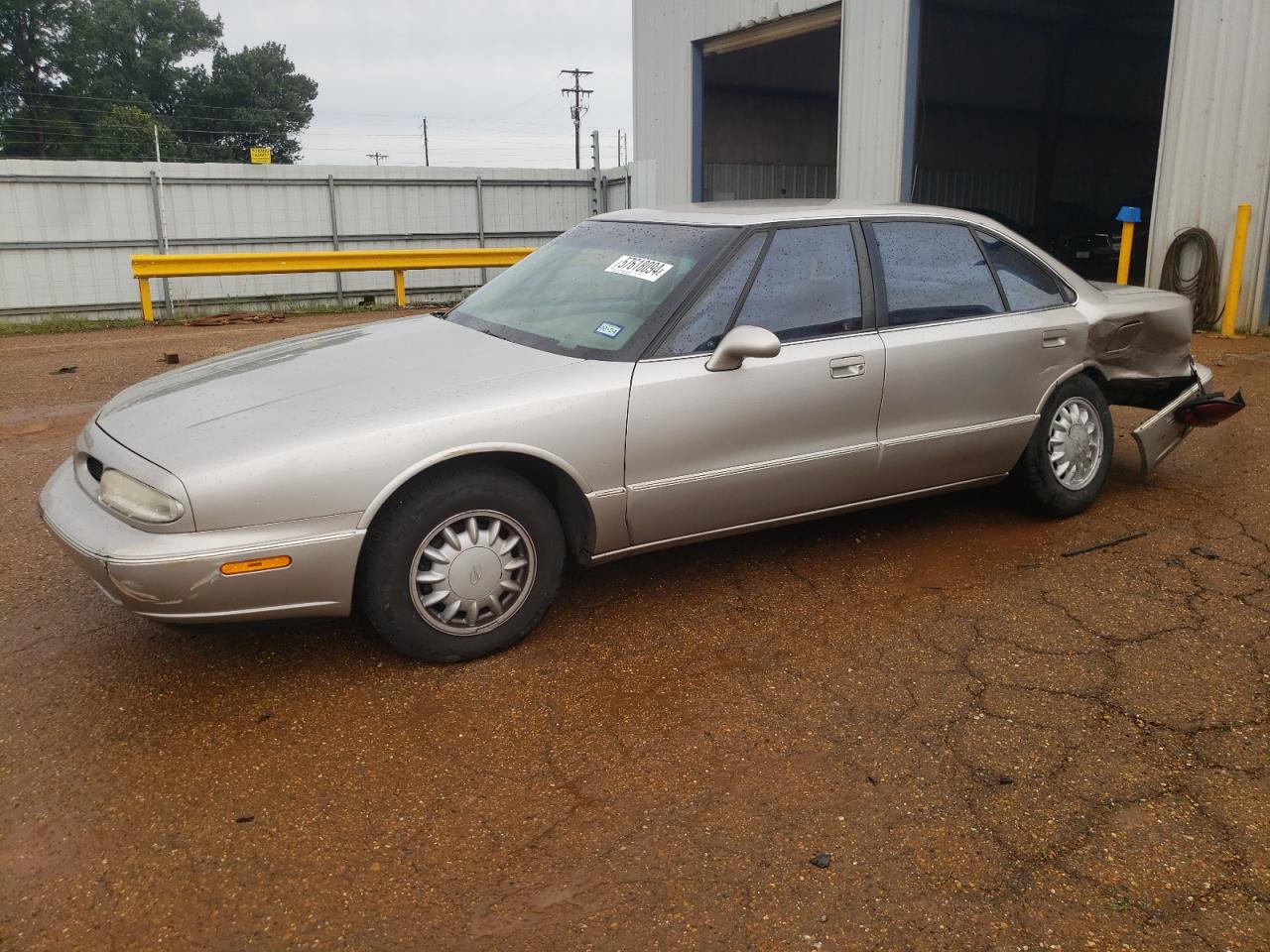 1G3HN52K6V4830661 1997 Oldsmobile 88 Base