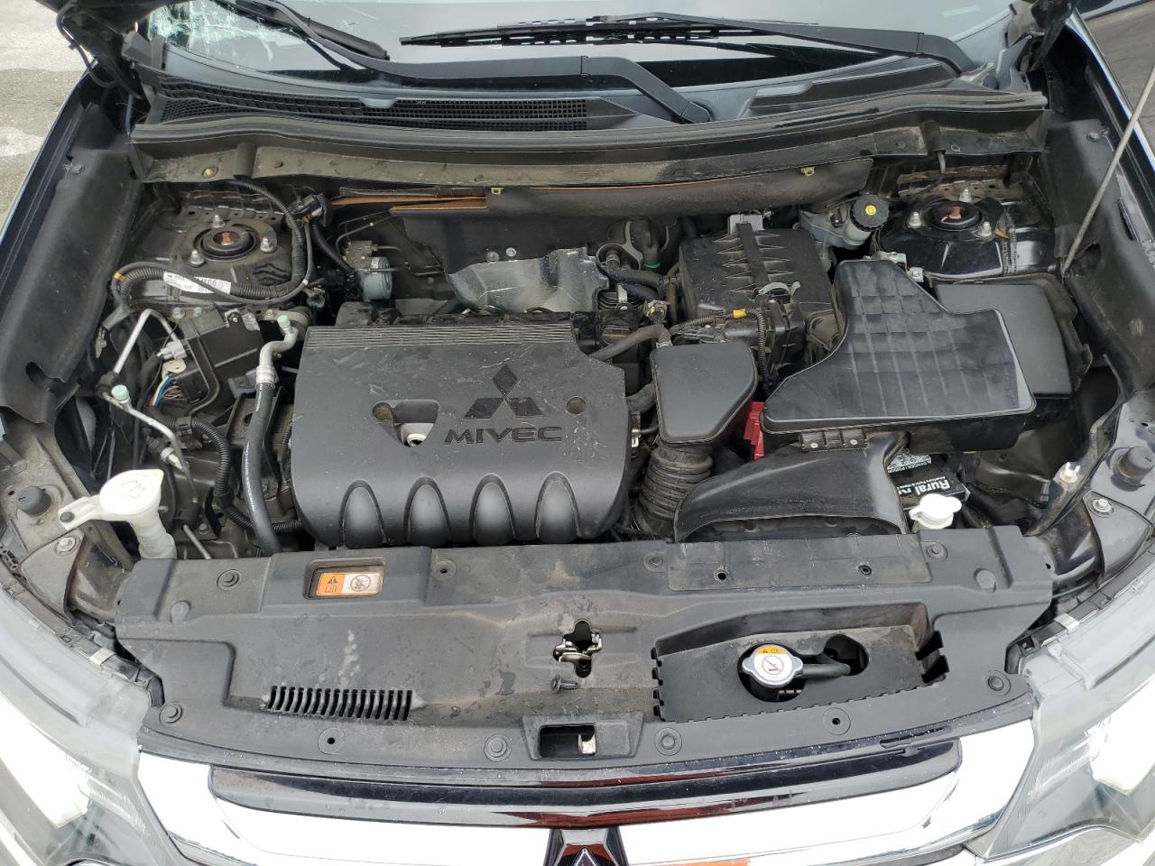 JA4AD2A31GZ040844 2016 Mitsubishi Outlander Es