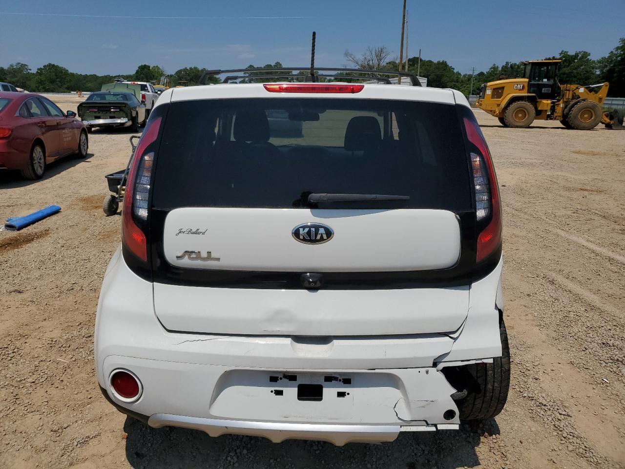 KNDJP3A52J7576810 2018 Kia Soul +
