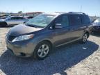 TOYOTA SIENNA LE photo