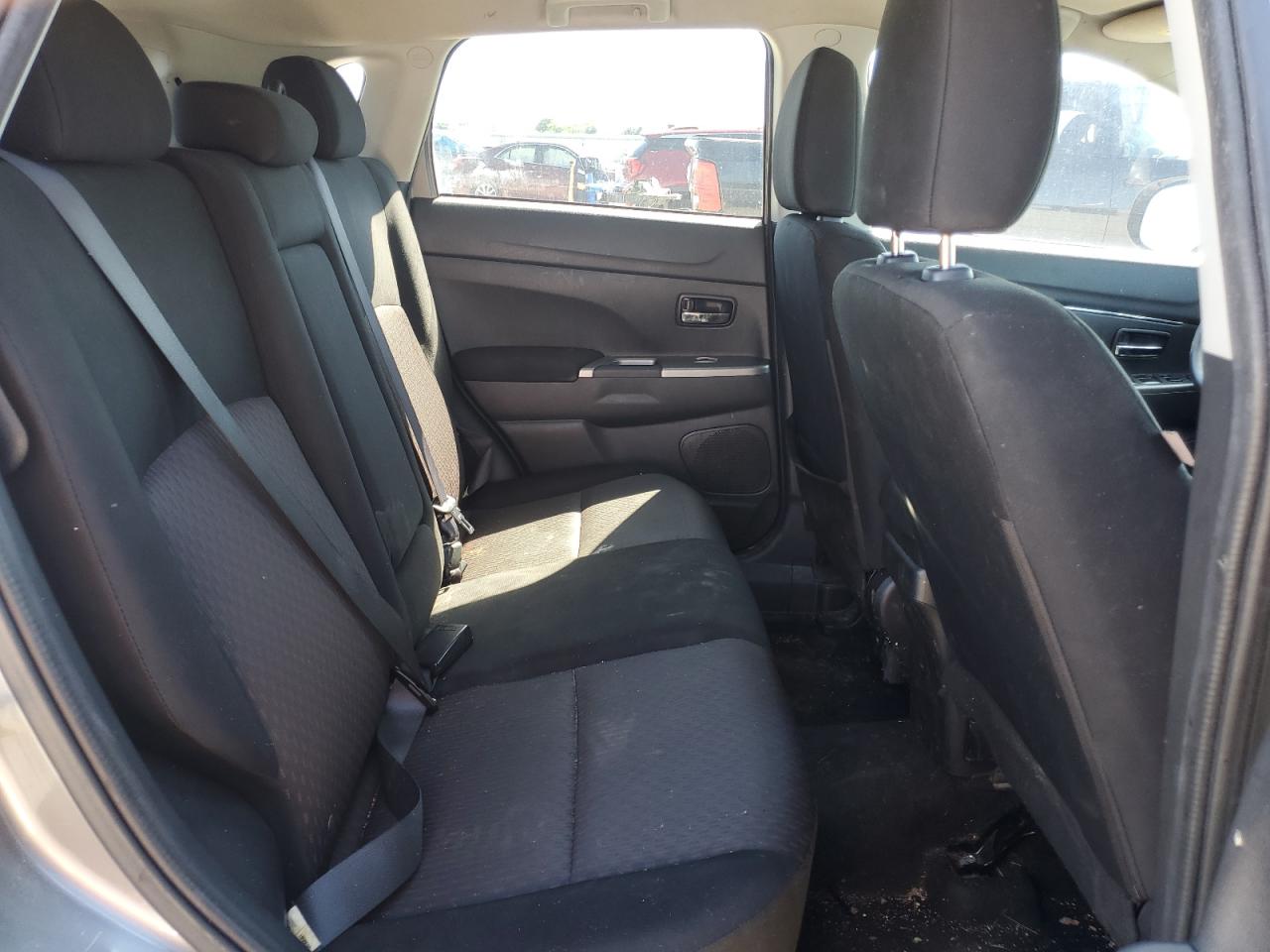 JA4AP3AU9KU002063 2019 Mitsubishi Outlander Sport Es