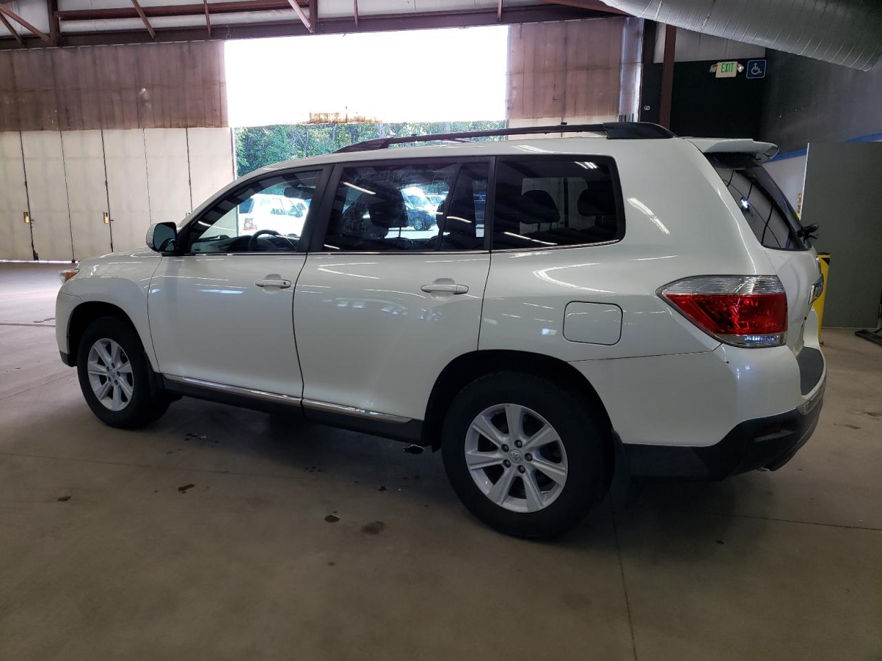 2013 Toyota Highlander Base vin: 5TDBK3EH4DS255899