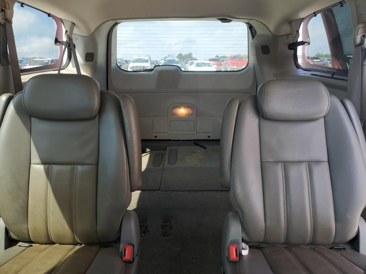 2A4RR5D16AR206230 2010 Chrysler Town & Country Touring